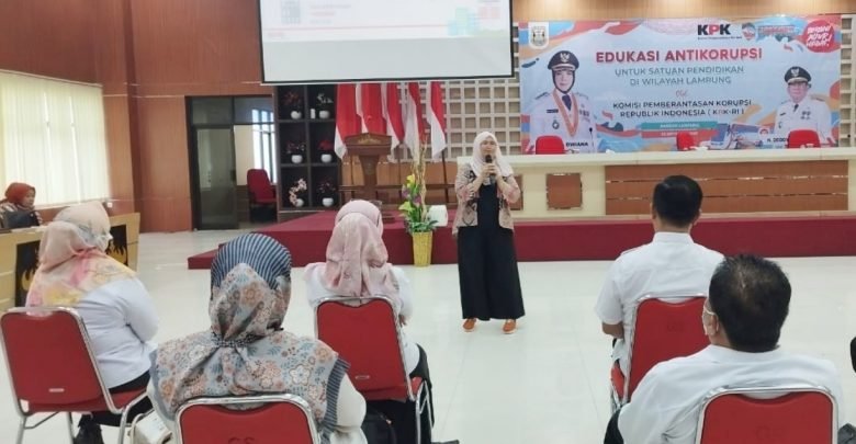 Edukasi Antikorupsi Dukung Keberhasilan KPK Berantas Korupsi - SMARTNEWS.ID